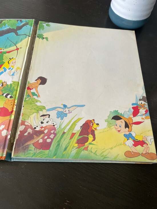 Vintage 1986 Walt Disney's Winnie-the-Pooh Hardcover Book - Picture 4 of 7